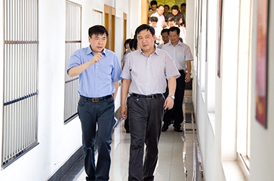 2012年7月5日，時任嘉興市委書記李衛(wèi)寧一行調(diào)研公司黨建工作