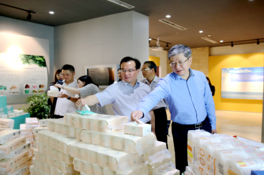 2019年 5月22日，時(shí)任浙江省社會(huì)組織綜合黨委專職副書記、省民政廳社會(huì)組織管理局局長蔡國華蒞臨景興紙業(yè)調(diào)研企業(yè)發(fā)展情況和黨建工作