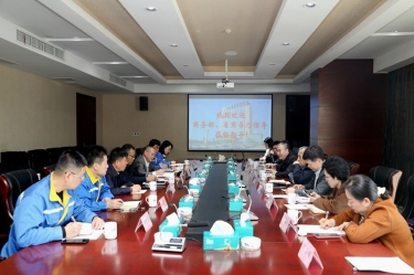 商務(wù)部駐杭特辦特派員劉福學(xué)攜浙江省商務(wù)廳黨組成員、總經(jīng)濟(jì)師朱軍一行蒞臨景興紙業(yè)考察調(diào)研